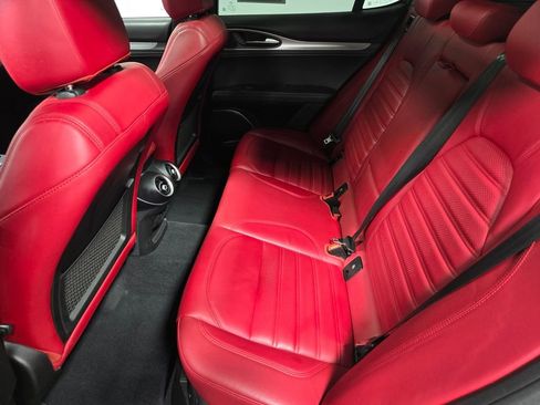 Used 2022 Alfa Romeo Stelvio Veloce image 33