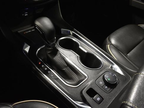 Used 2023 Chevrolet Traverse Premier w/ Redline Edition image 25