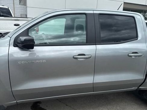 Used 2024 Chevrolet Colorado LT w/ LT Convenience Package III RWD image 13