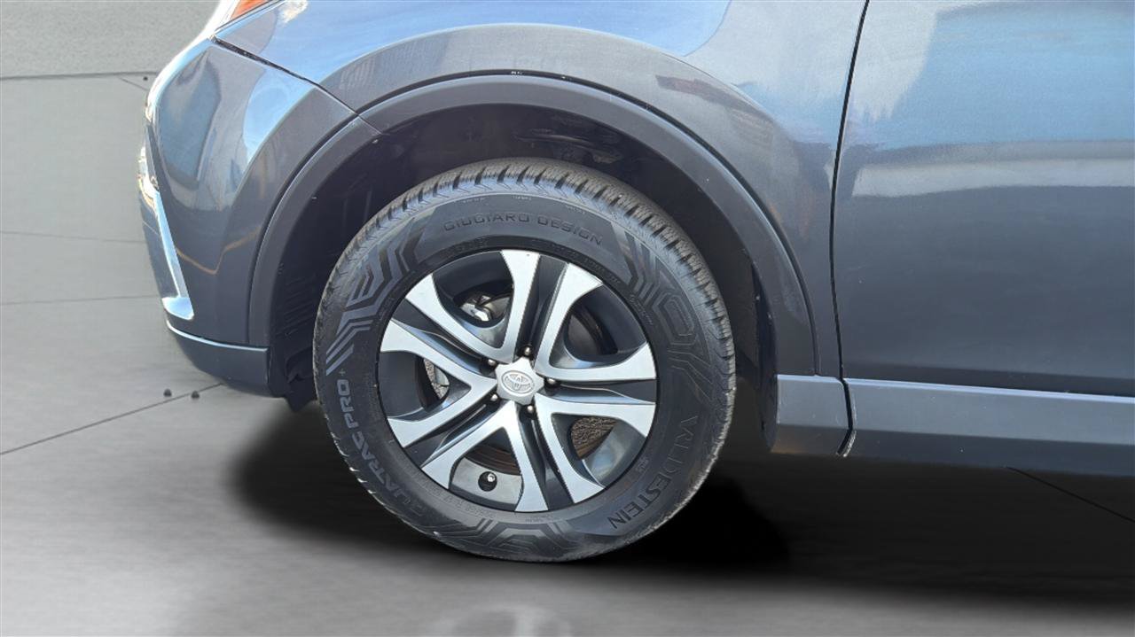 Used 2016 Toyota RAV4 LE AWD/4WD image 30