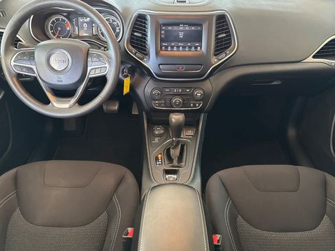 Used 2019 Jeep Cherokee Latitude w/ Popular Appearance Group AWD/4WD image 13