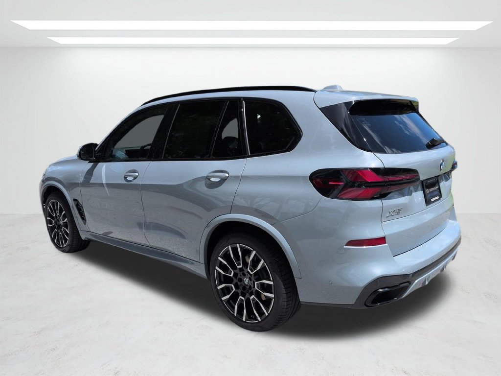 New 2026 BMW X5 xDrive40i w/ M Sport Package AWD/4WD image 6