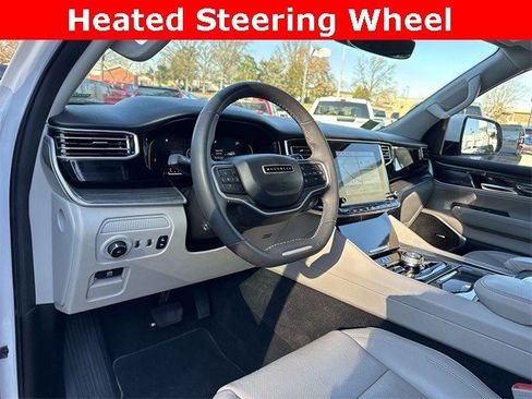 Used 2022 Jeep Wagoneer Series II w/ Premium Group I image 13