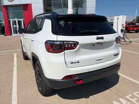Used 2025 Jeep Compass Trailhawk AWD/4WD image 13