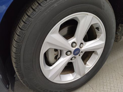 Used 2020 Ford Edge SE FWD image 31