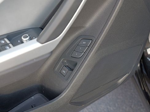 Certified 2025 Audi Q3 2.0T Premium w/ Convenience Package image 23