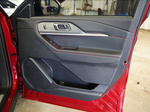 New 2026 Ford Explorer ST-Line w/ ST-Line Street Pack AWD/4WD image 21