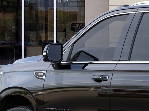 New 2026 GMC Yukon XL Denali w/ Denali Reserve Package RWD image 12