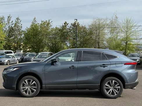 Used 2023 Toyota Venza LE AWD/4WD image 2