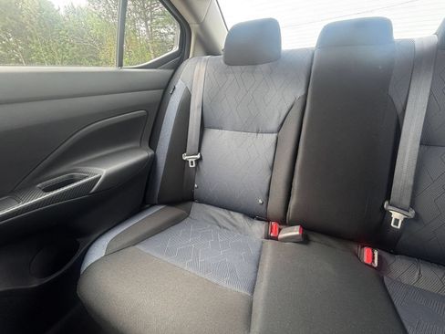 Used 2025 Nissan Versa SV FWD image 38