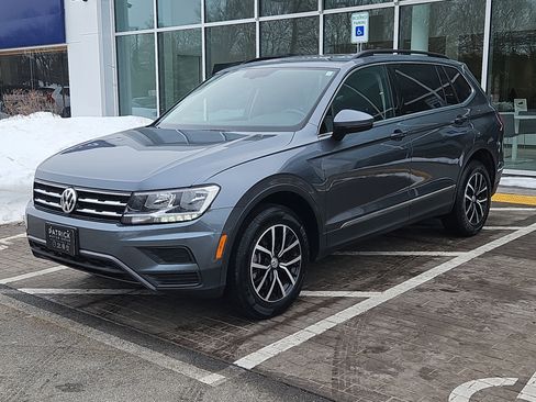 Used 2021 Volkswagen Tiguan SE w/ Panoramic Sunroof Package image 22