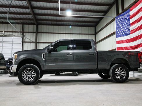 Used 2019 Ford F250 Lariat w/ Lariat Ultimate Package AWD/4WD image 5