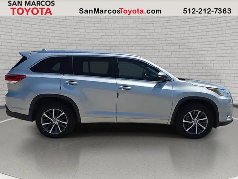 Used 2017 Toyota Highlander XLE FWD image 5