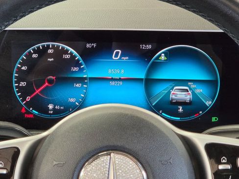 Used 2020 Mercedes-Benz GLB 250 4MATIC w/ Premium Package image 35