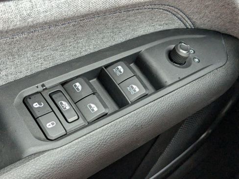 Used 2025 Jeep Compass Latitude AWD/4WD image 29