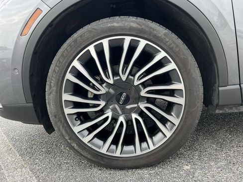 Used 2022 Lincoln Corsair Reserve w/ Equipment Group 201A image 12