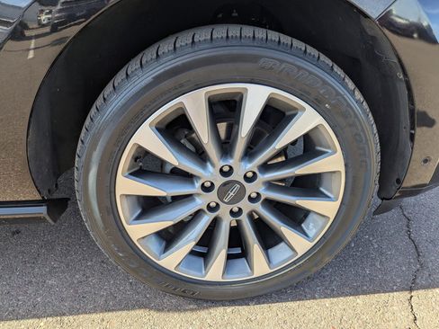 Used 2020 Lincoln Navigator Reserve w/ Cargo Convenience Package image 9