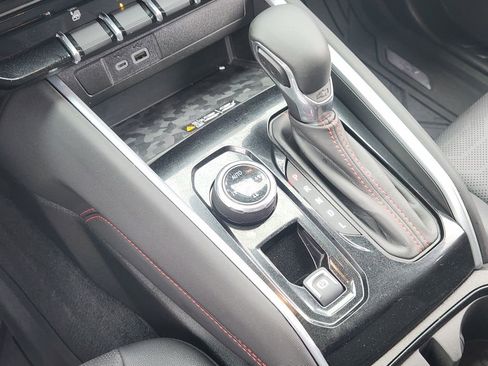 Used 2024 Chevrolet Colorado Z71 w/ Z71 Convenience Package 2 image 20