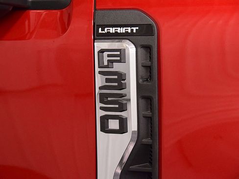 Used 2024 Ford F350 Lariat image 12