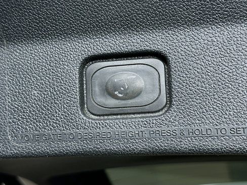 Used 2016 Ford Explorer XLT w/ Equipment Group 202A FWD image 30