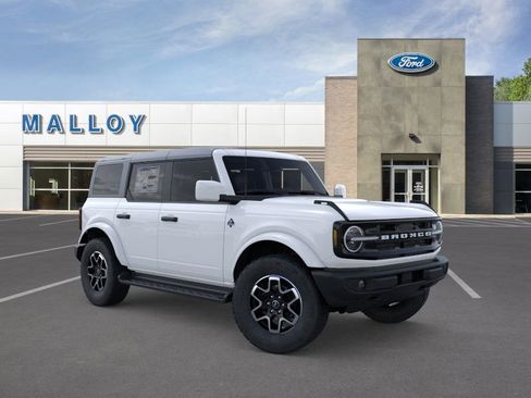 New 2026 Ford Bronco Outer Banks image 7