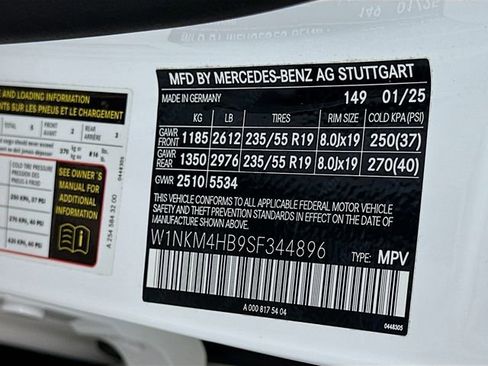 Used 2025 Mercedes-Benz GLC 300 4MATIC image 31