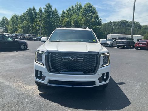 Used 2024 GMC Yukon Denali Ultimate AWD/4WD image 2