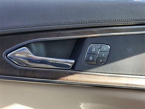 Certified 2020 Lincoln Nautilus Reserve image 30