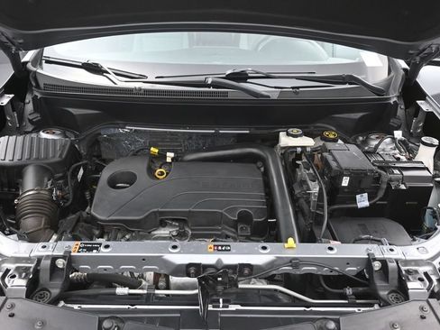 Used 2023 Chevrolet Equinox LS FWD image 12