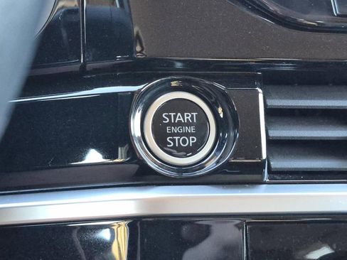 Used 2022 Nissan Pathfinder SL image 26