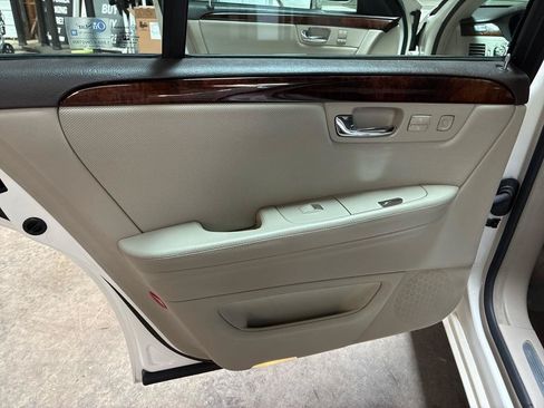 Used 2008 Cadillac DTS FWD image 25
