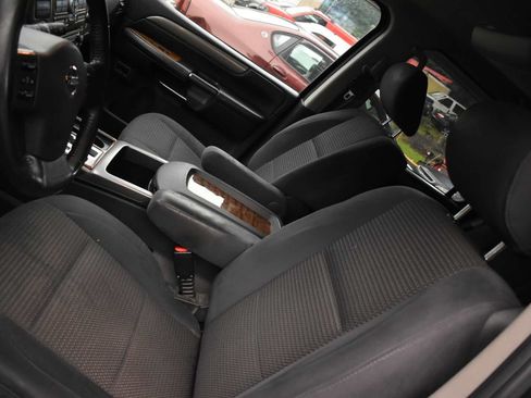 Used 2010 Nissan Armada SE AWD/4WD image 10