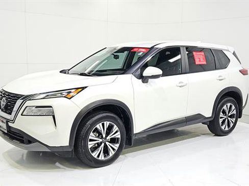 Certified 2022 Nissan Rogue SV FWD image 3
