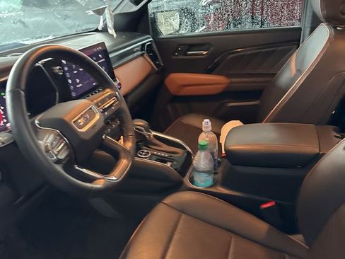 Certified 2023 GMC Canyon AT4 w/ AT4 Premium Package AWD/4WD image 6