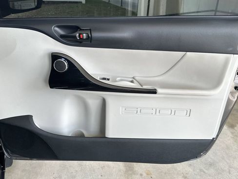 Used 2012 Scion iQ w/ Rear Speaker Pkg image 28