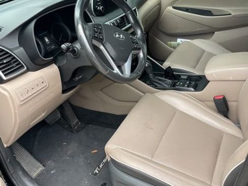 Used 2021 Hyundai Tucson Ultimate w/ Cargo Package image 11