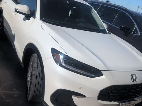 Used 2023 Honda HR-V EX-L image 1