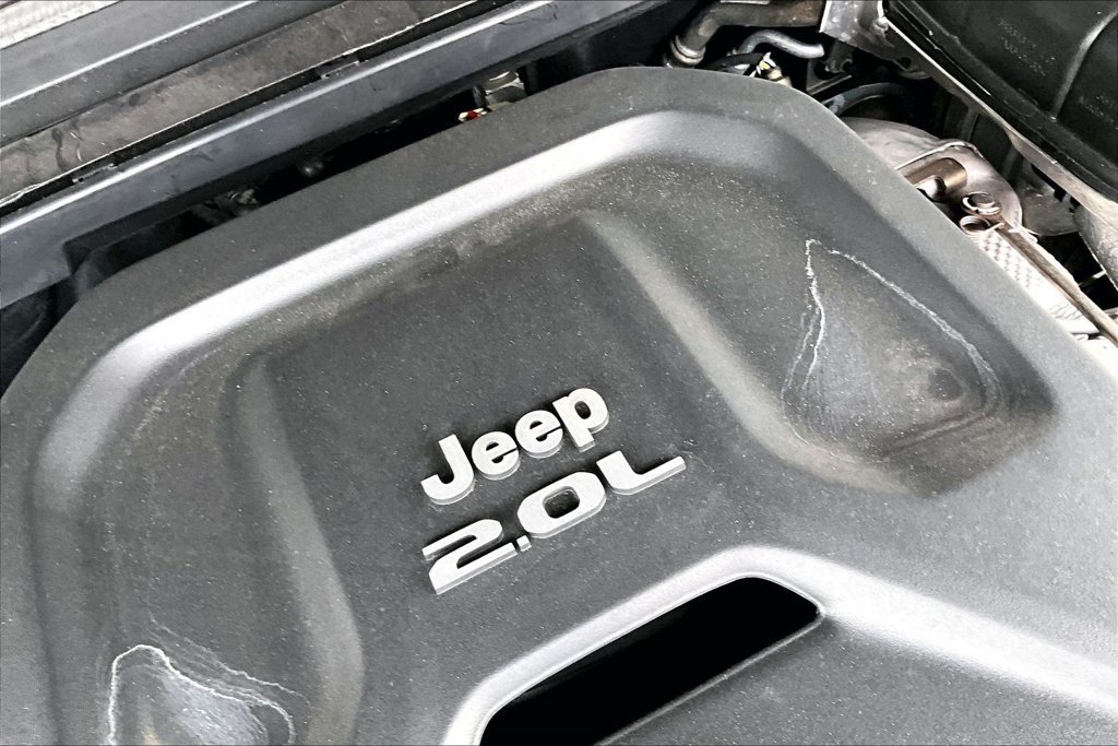 Used 2021 Jeep Wrangler Unlimited Sahara AWD/4WD image 29