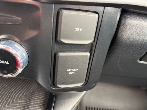 Used 2024 Ford F250 Platinum AWD/4WD image 24