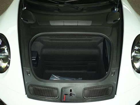 Used 2026 Porsche 911 Targa 4 RWD image 33