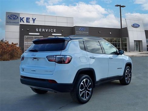 Used 2024 Jeep Compass Limited image 5