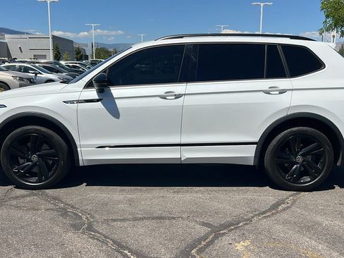 Certified 2024 Volkswagen Tiguan SE R-Line AWD/4WD image 8
