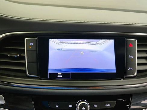 Used 2023 Buick Enclave Essence image 22