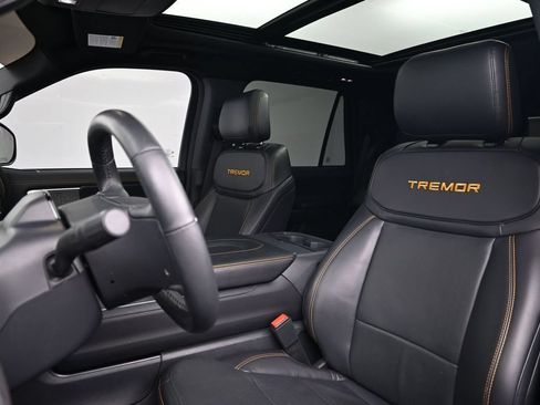 Used 2025 Ford Expedition Tremor AWD/4WD image 5