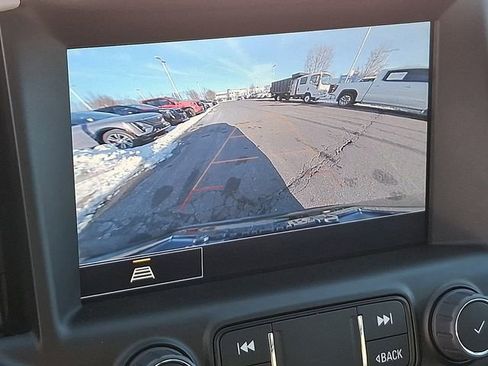 Used 2024 GMC Terrain SLT w/ Infotainment Package II image 19