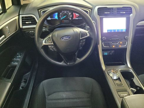 Used 2020 Ford Fusion SE FWD image 22