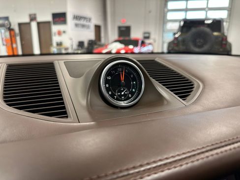 Used 2016 Porsche Macan Turbo image 24