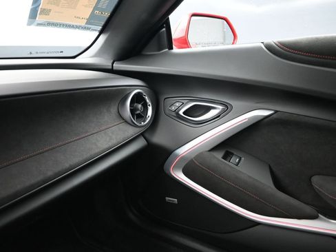 Used 2017 Chevrolet Camaro ZL1 RWD image 10