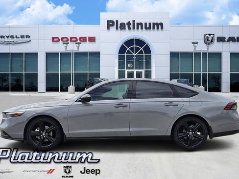 Used 2024 Honda Accord Sport image 3