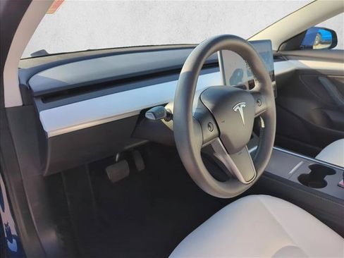 Used 2022 Tesla Model 3 Long Range AWD/4WD image 13